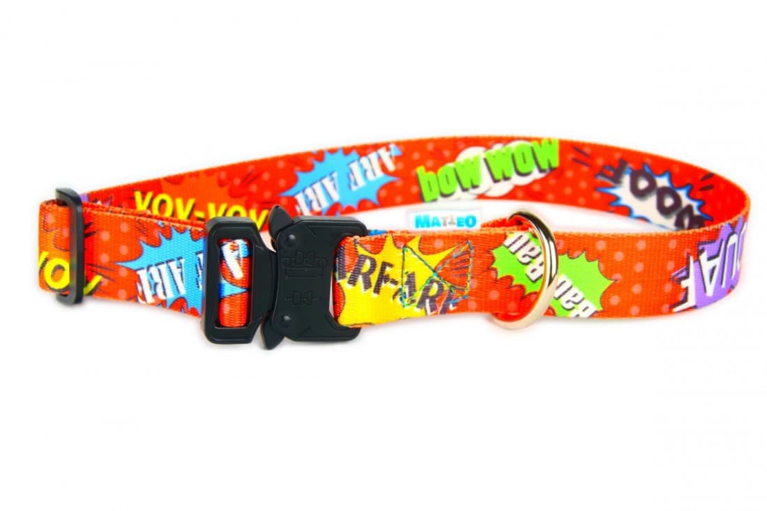 Collar With A Metal Buckle - Red Graffiti